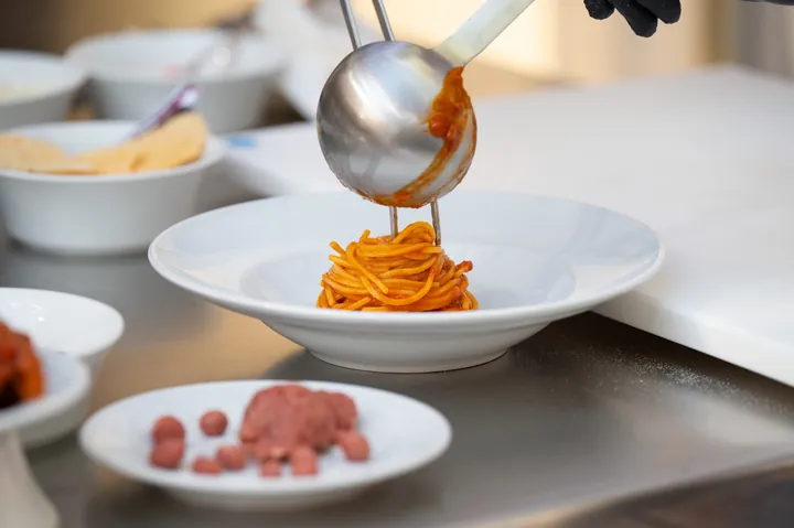 Gli spaghetti, da servire